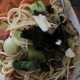 小松菜とあげと椎茸のコンソメトマトパスタ